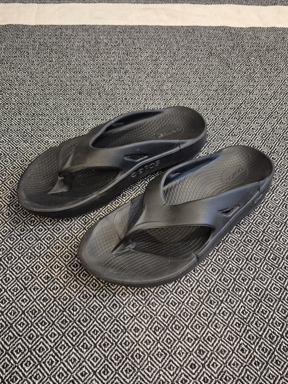 Oofos Recovery Flip Flops Size 10 Men's, 12 Women's
